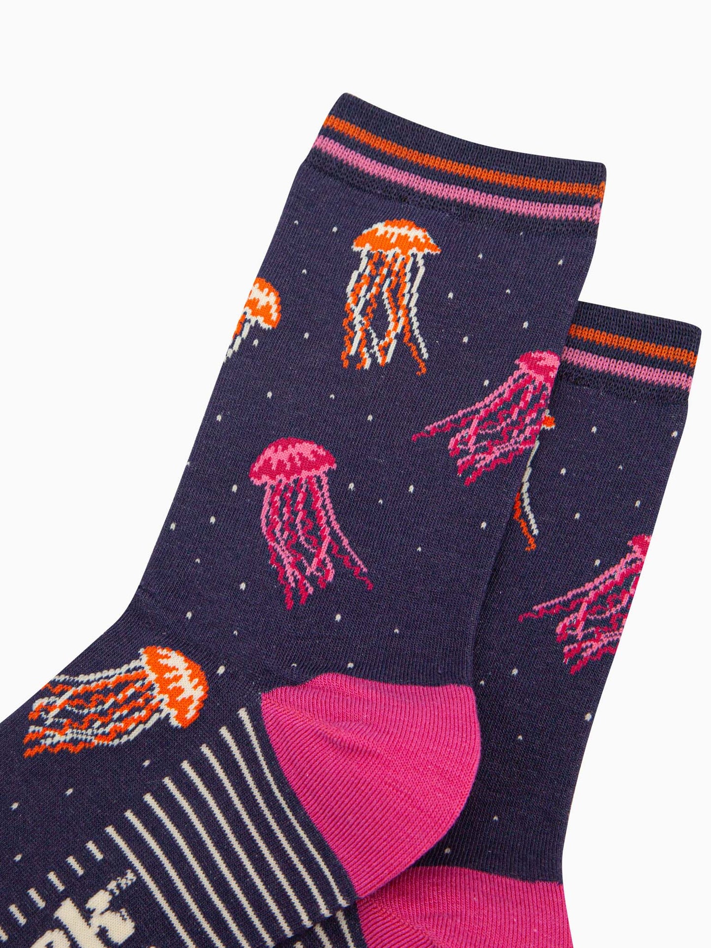 womens-bamboo-socks-navy-jellyfish-close-up-the-jellyfish-are-orange-and-fuchsia-pink