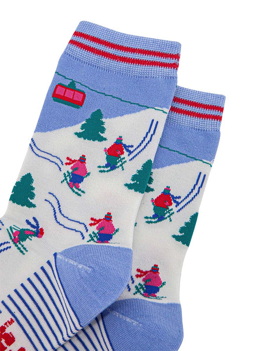 womens-bamboo-socks-sky-blue-red-mountain-ski-close-up