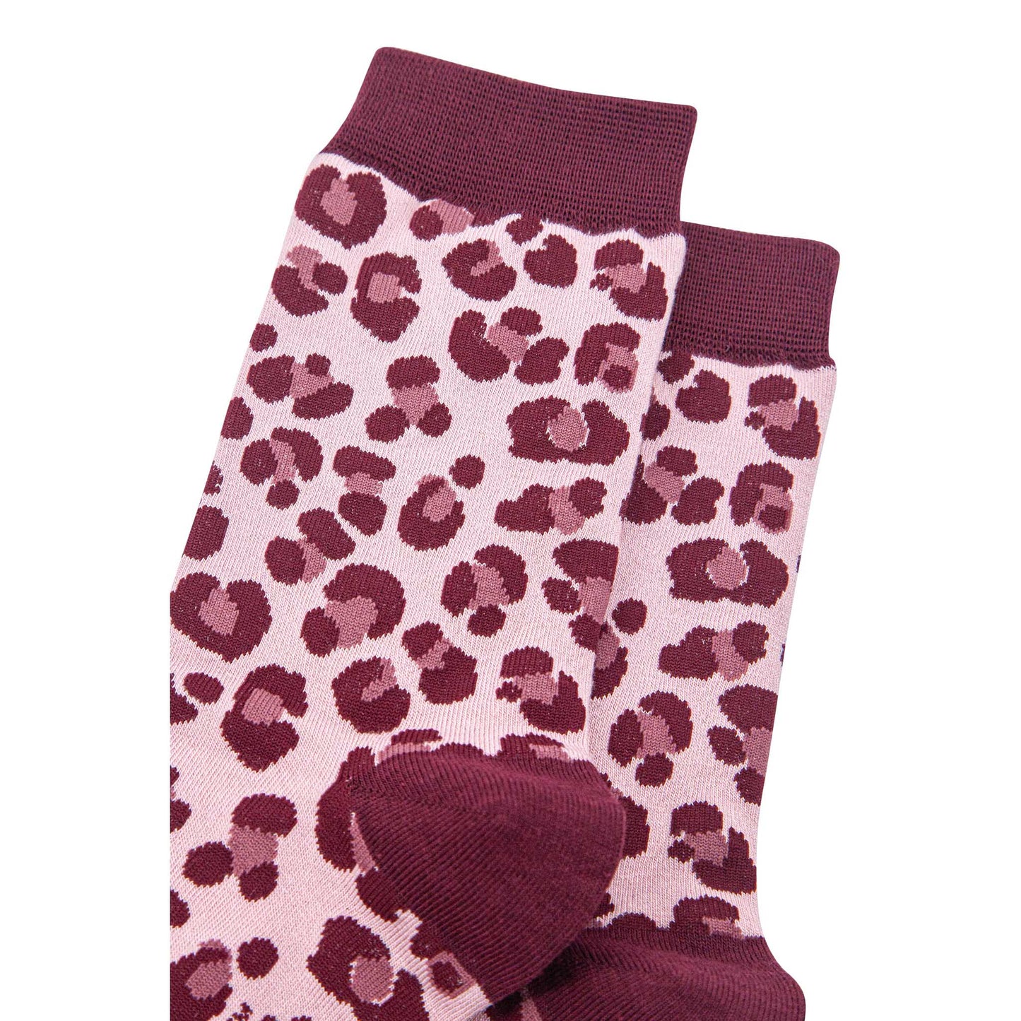 womens-bamboo-socks-light-pink-berry-leopard-close-up