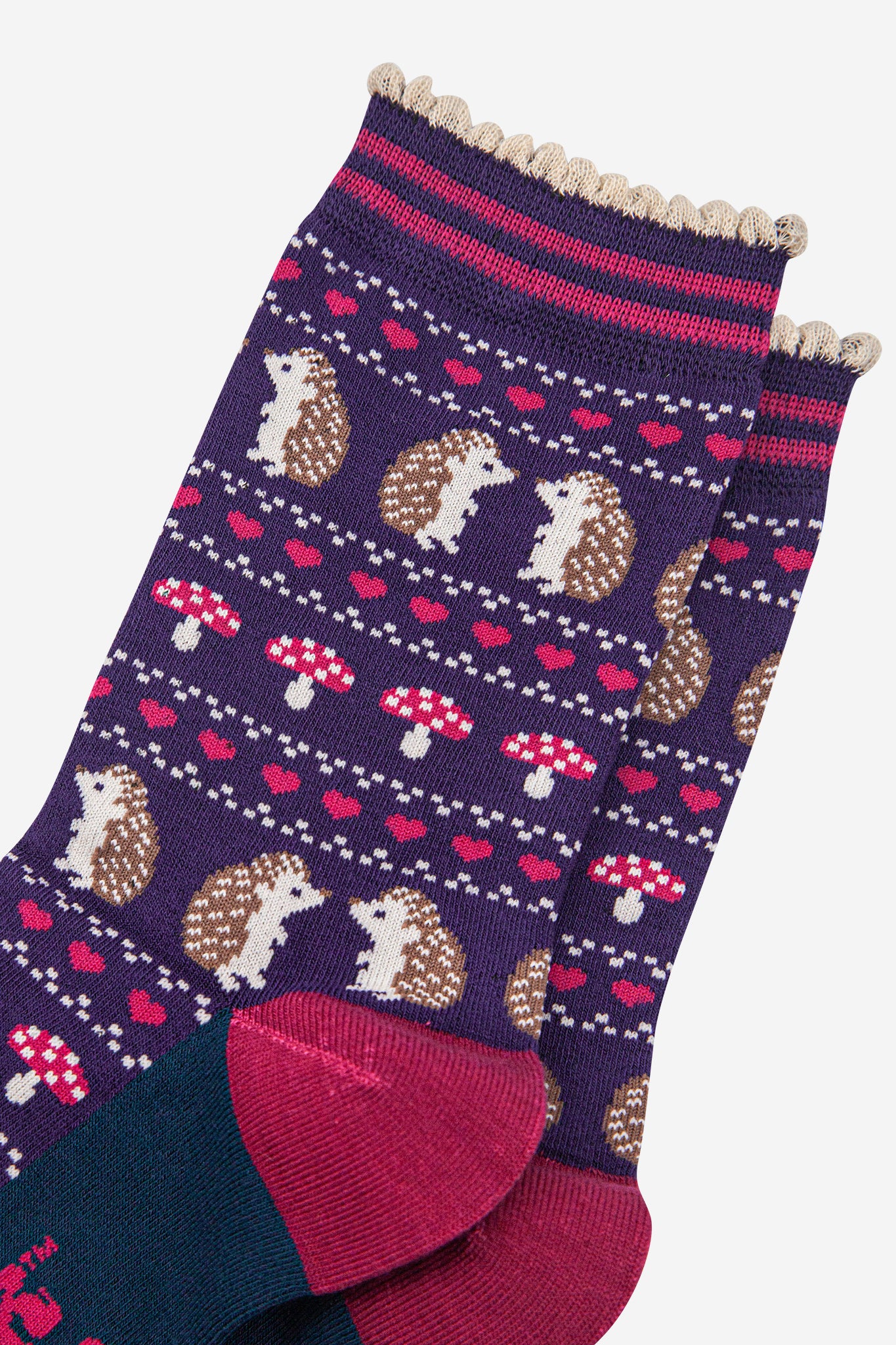 womens-bamboo-socks-navy-blue-hedgehog-toadstool-fair-isle-close-up