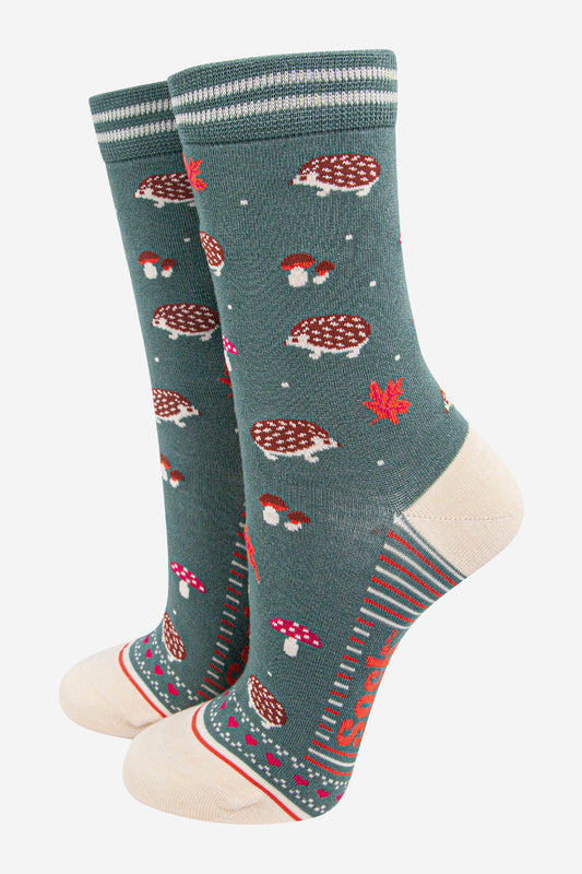 womens-bamboo-socks-sage-green-cream-hedgehog-toadstool-woodland-animals