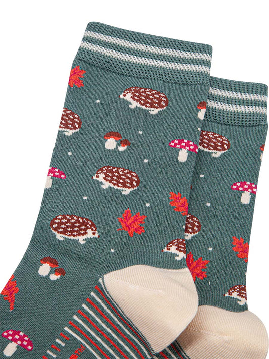 womens-bamboo-socks-sage-green-cream-hedgehog-toadstool-close-up