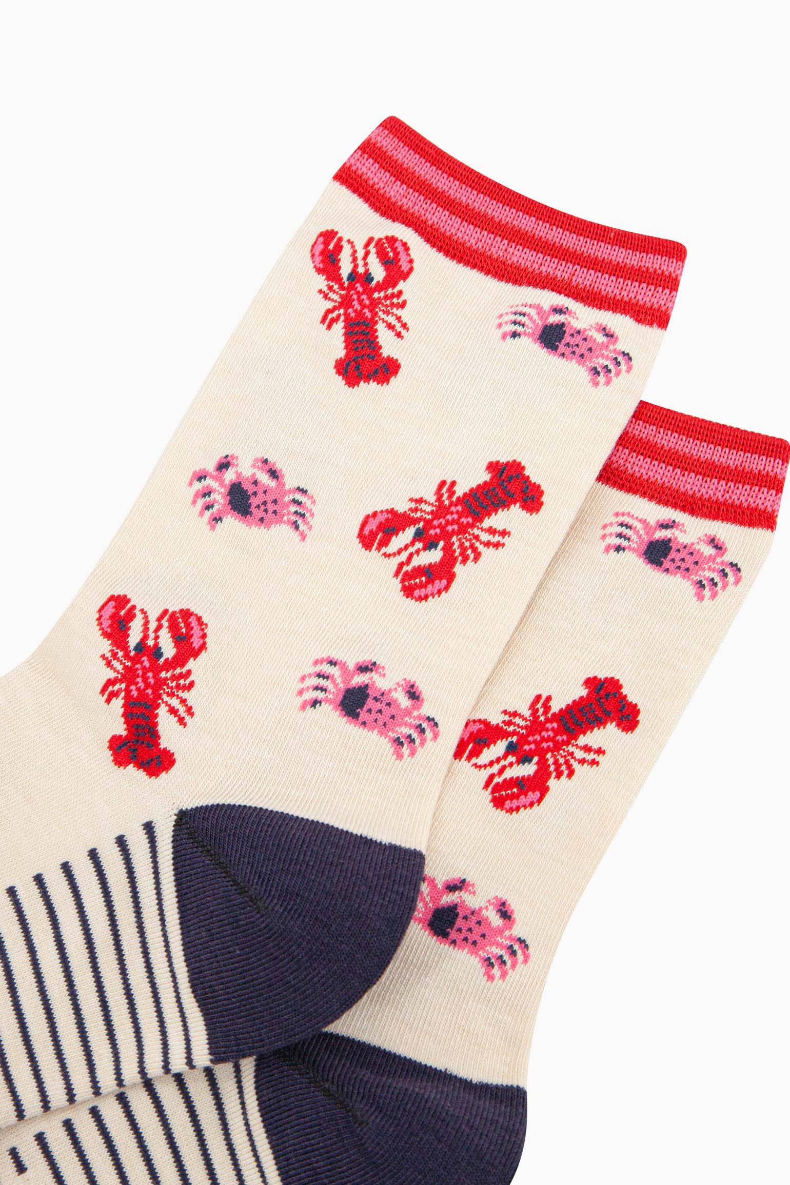 womens-bamboo-socks-cream-lobster-and-crab-close-up-showing-the-red-lobsters-and-pink-crab-pattern