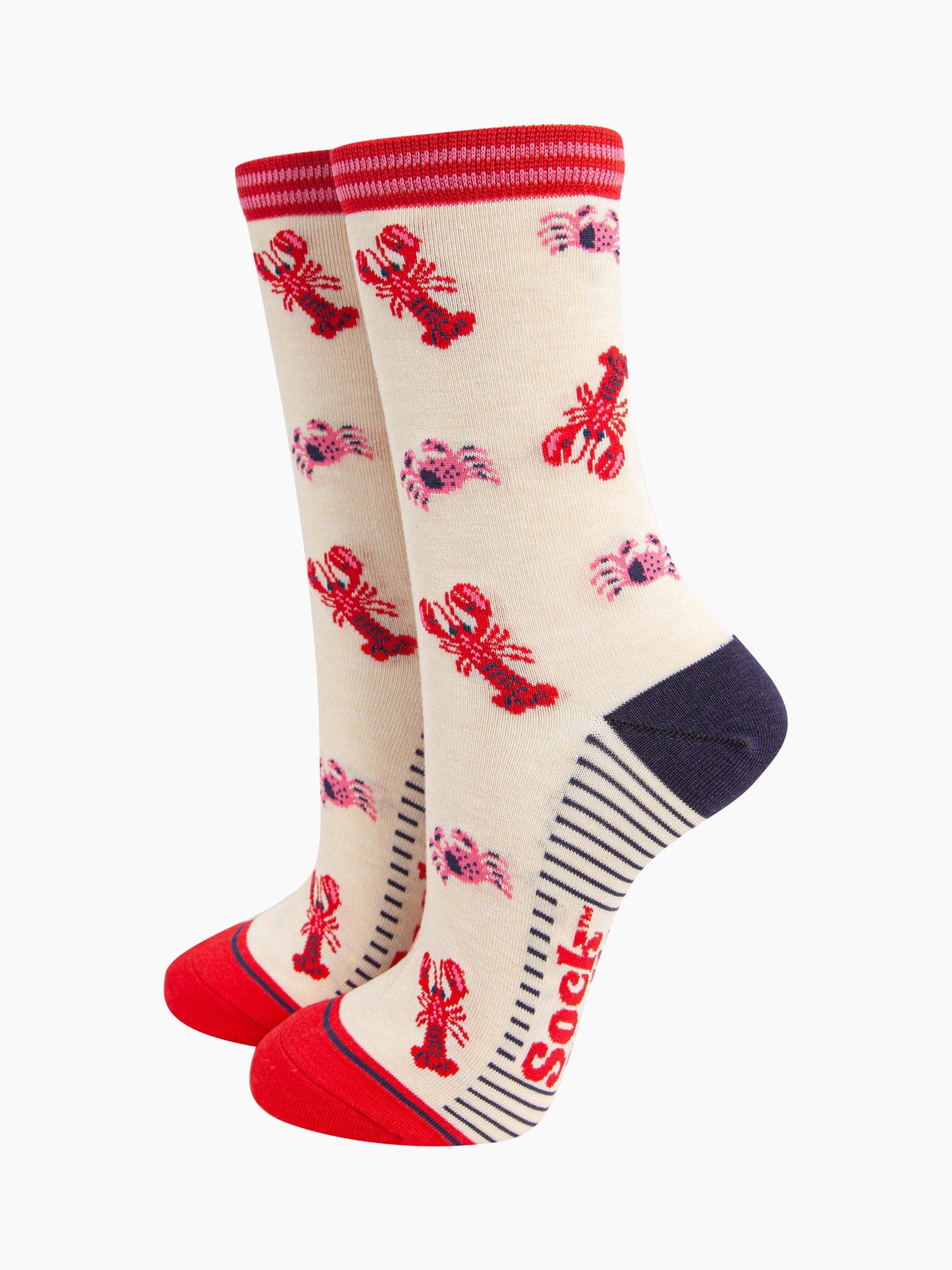 womens-bamboo-socks-cream-lobster-and-crab-ankle-socks-with-a-pattern-of-red-lobsters-and-pink-crabs