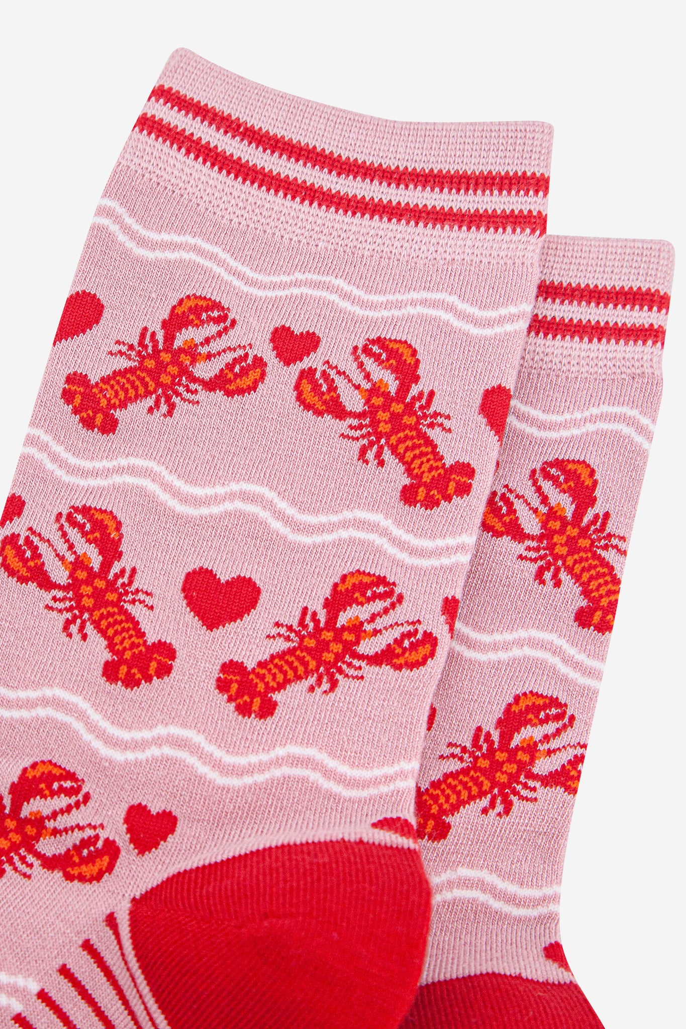 womens-bamboo-socks-light-pink-red-lobsters-close-up