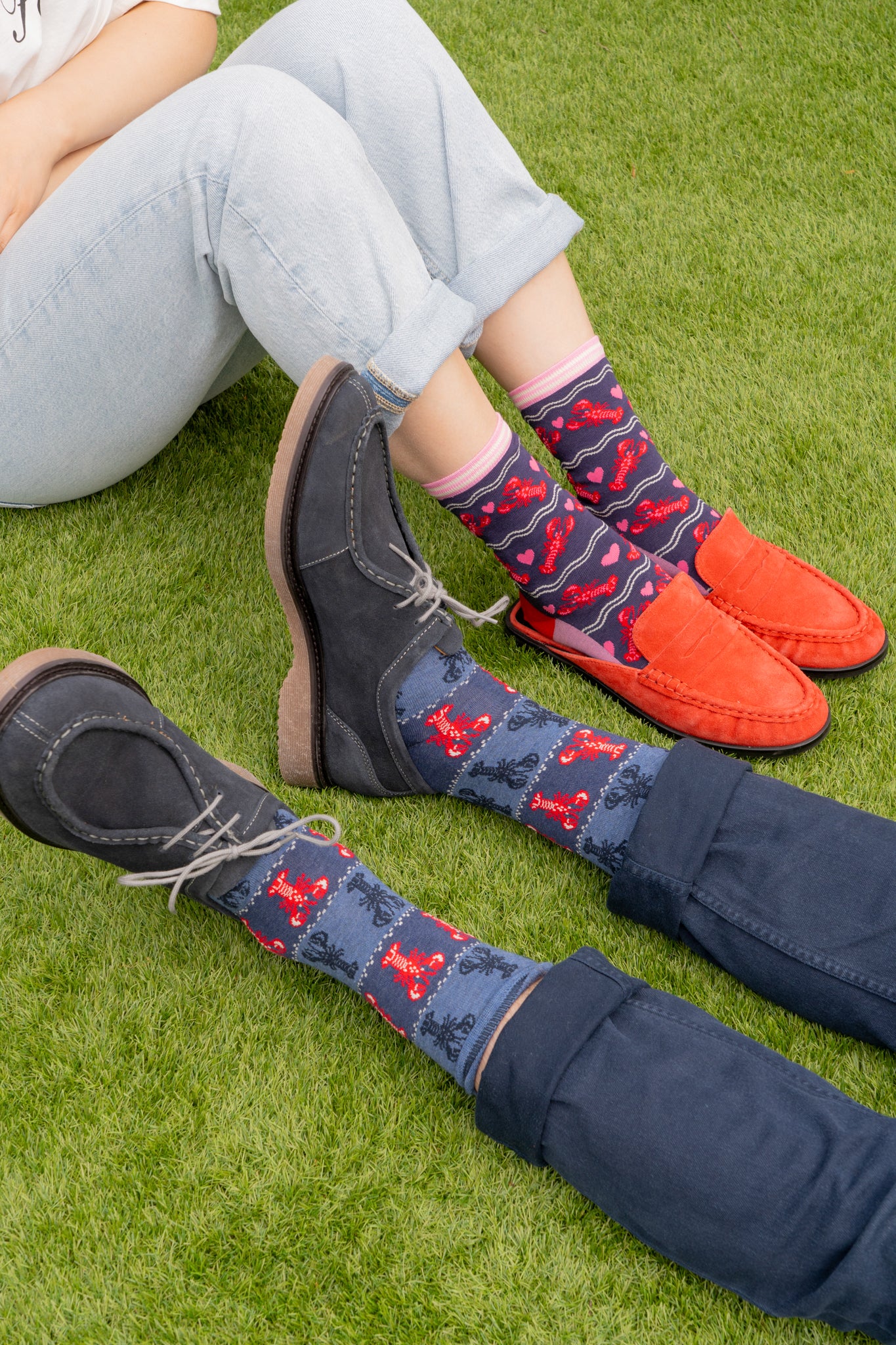 mens-bamboo-socks-denim-blue-lobster-fair-isle-4461lobsnb-womens-bamboo-socks-navy-lobsters-with-love-hearts