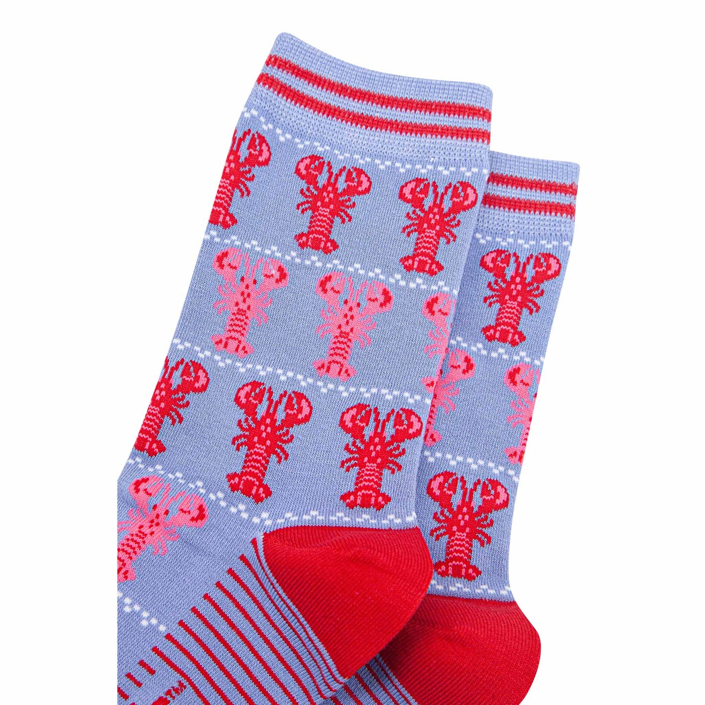 womens-bamboo-socks-light-blue-red-lobsters-close-up