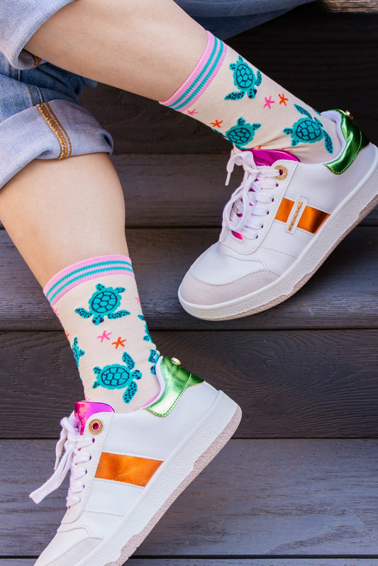 womens-bamboo-socks-cream-sea-turtles-and-starfish