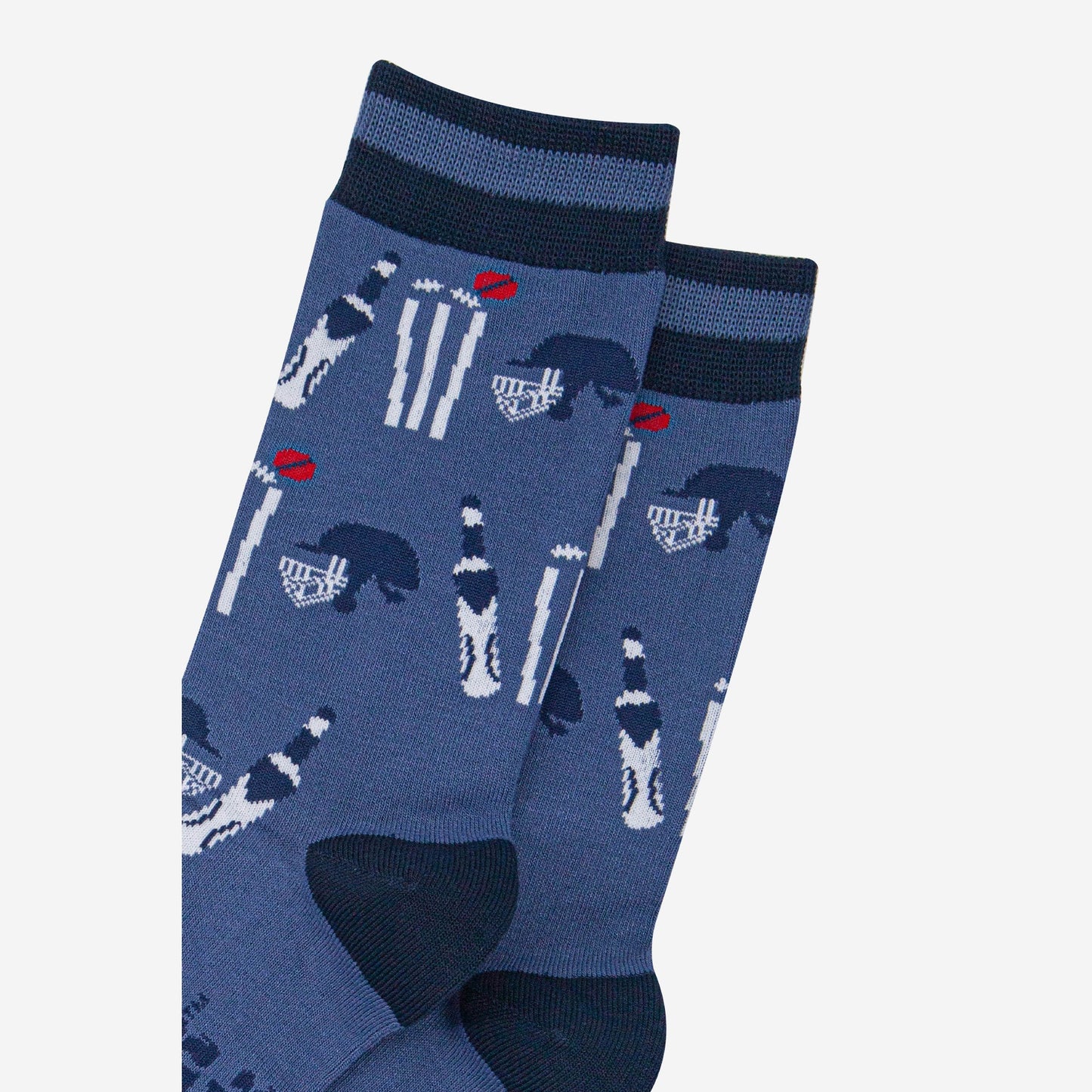 mens-bamboo-socks-denim-blue-navy-blue-cricket-close-up
