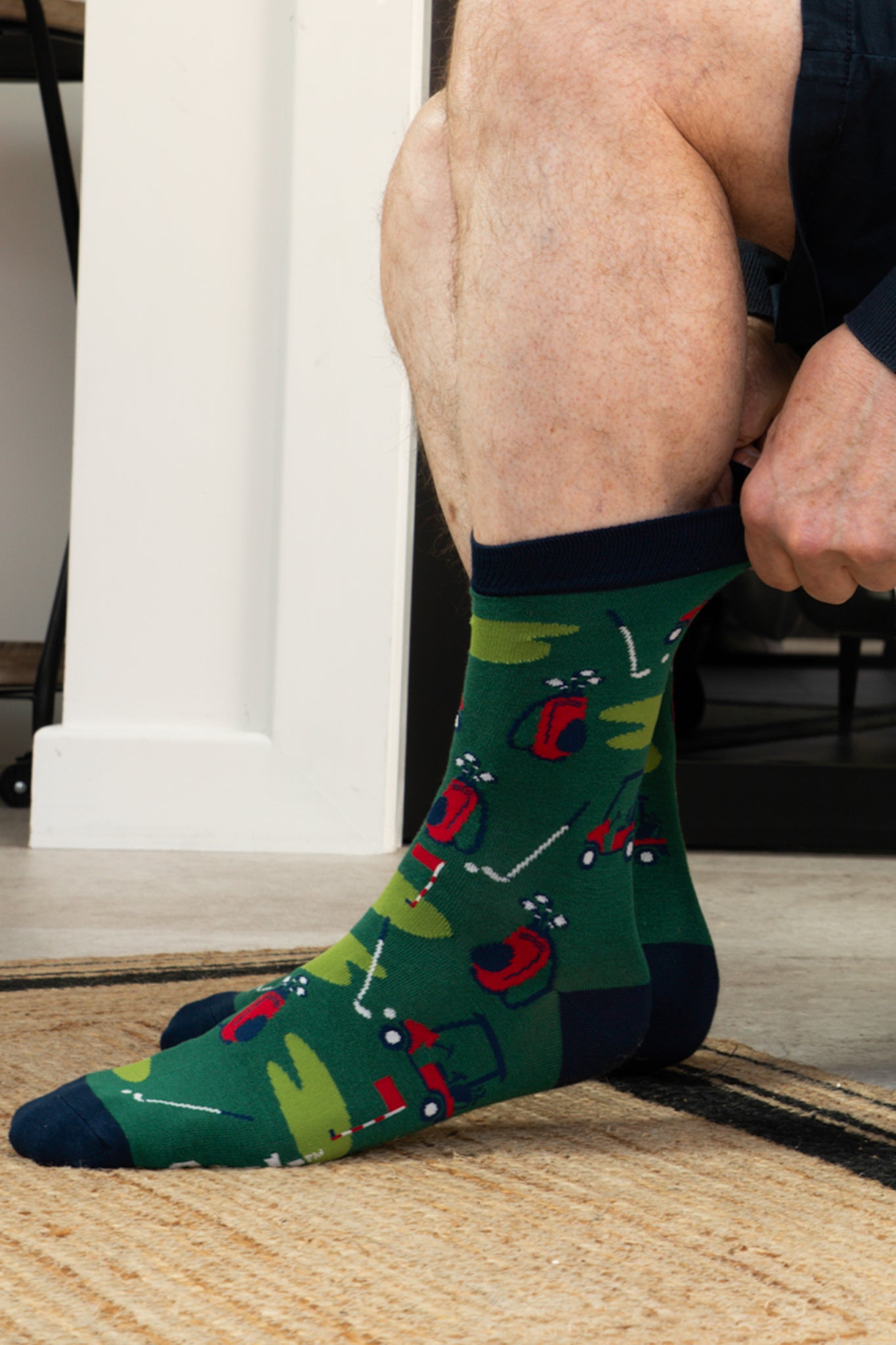 mens-on-the-golfing-green-and-cart-scene-bamboo-socks