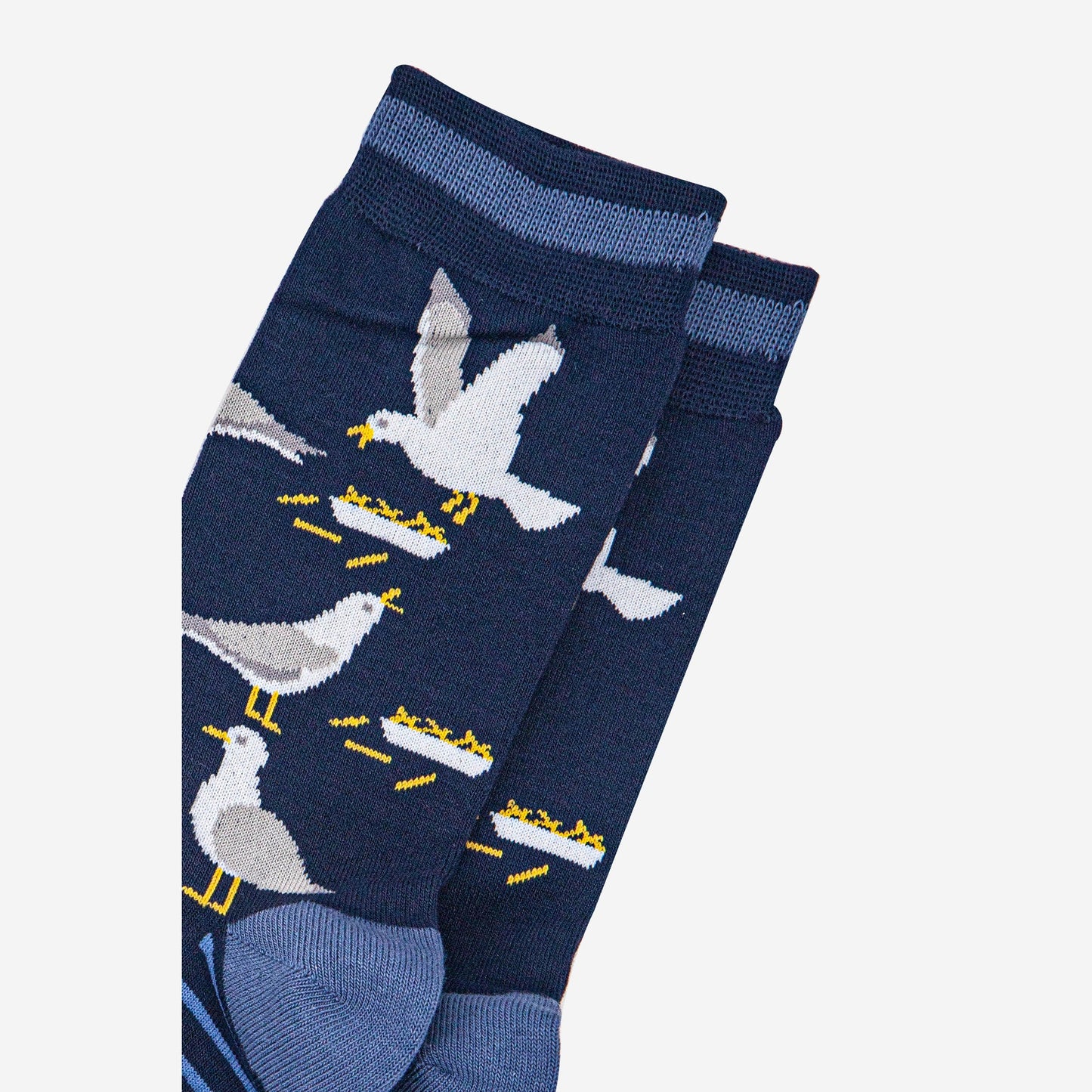 mens-bamboo-socks-navy-blue-denim-blue-seagulls-close-up