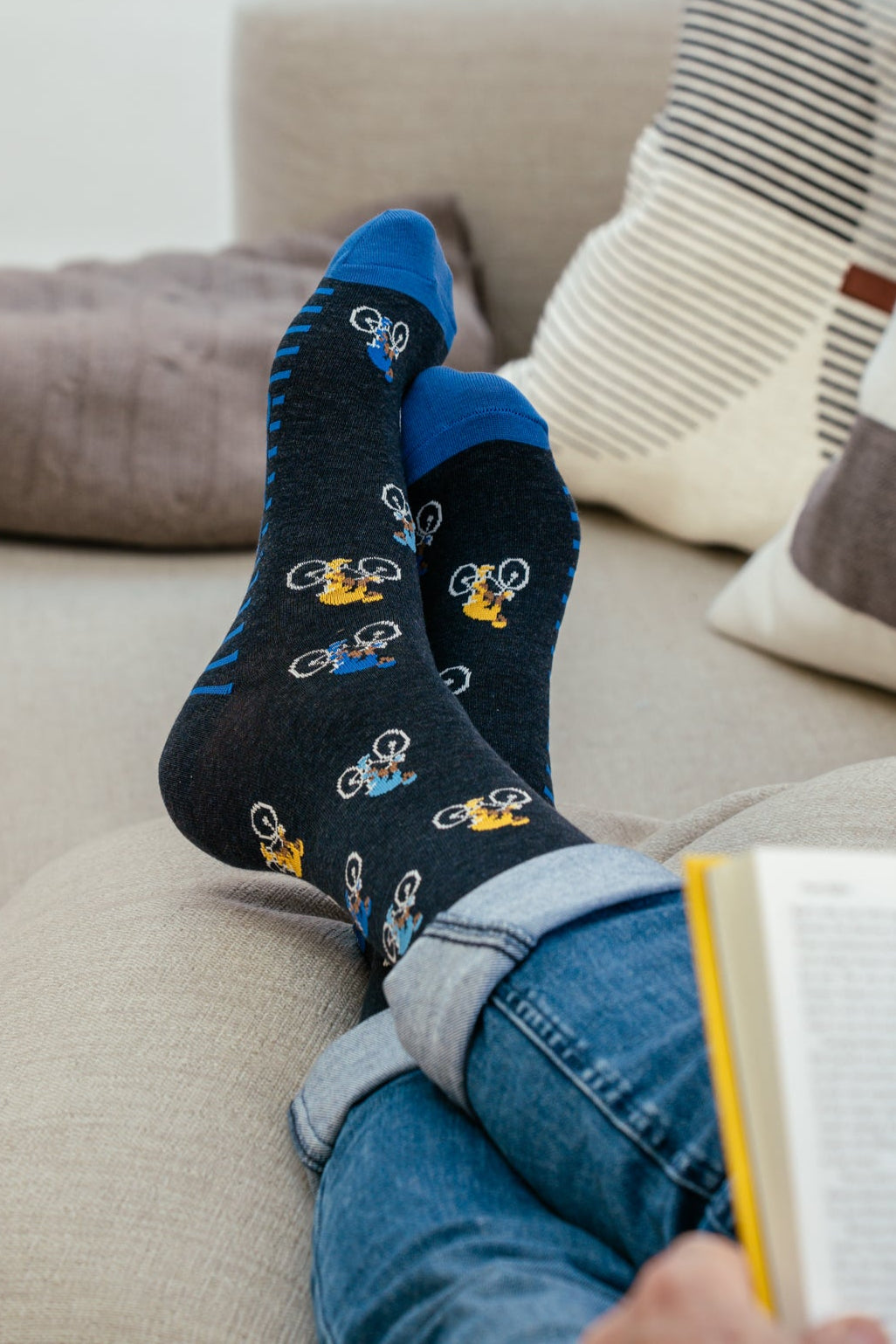mens-bamboo-socks-navy-cyclists