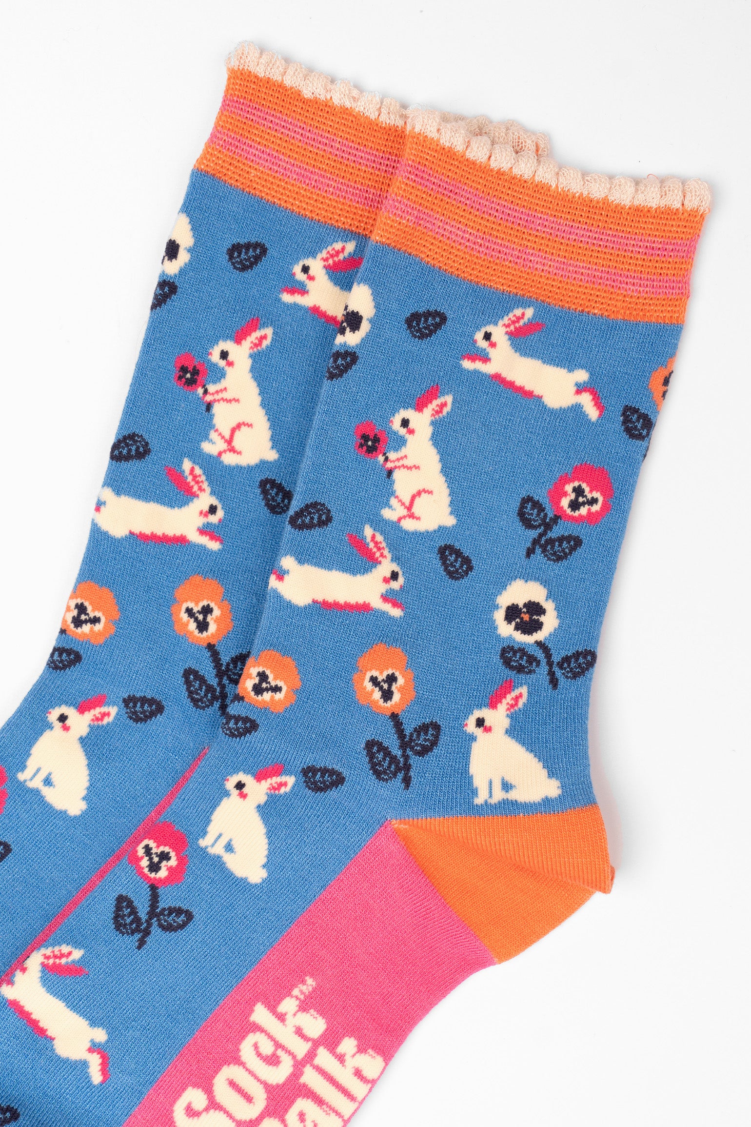 womens-bamboo-socks-blue-rabbit-and-flowers-close-up