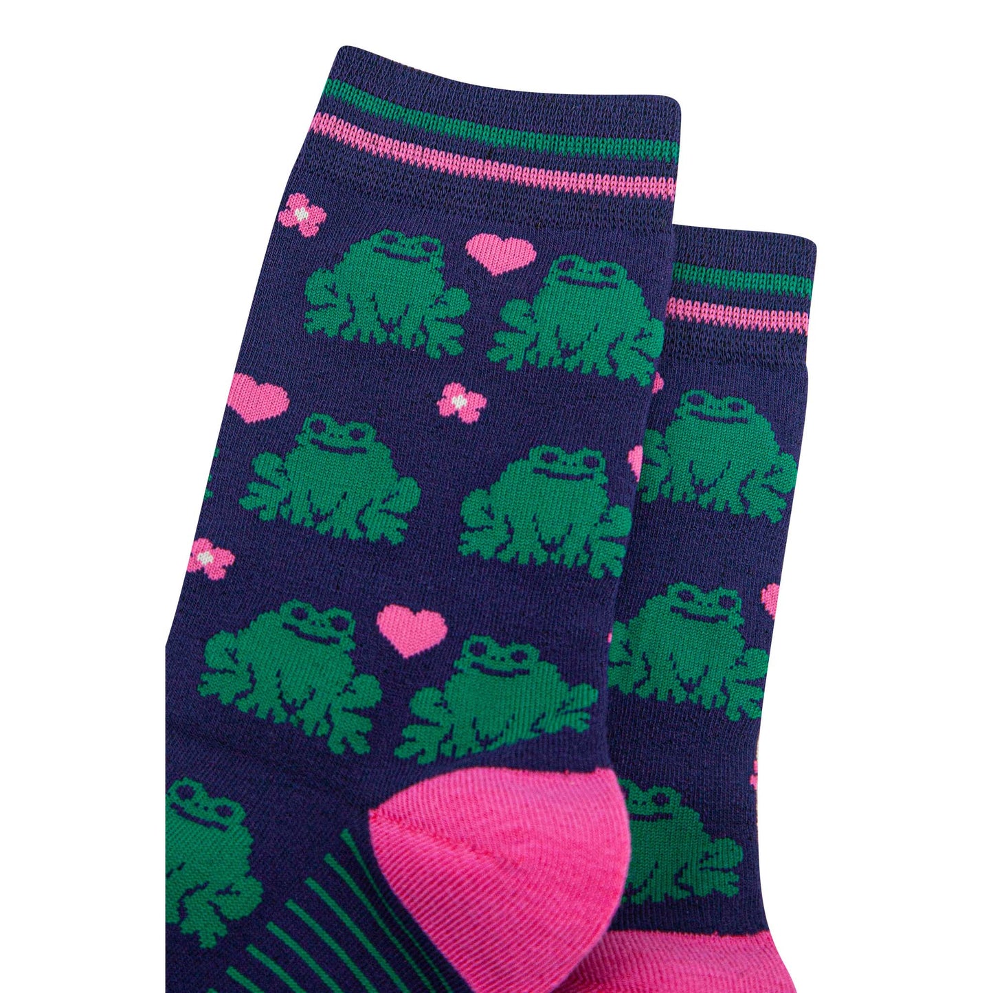 womens-bamboo-socks-navy-blue-pink-frogs-close-up