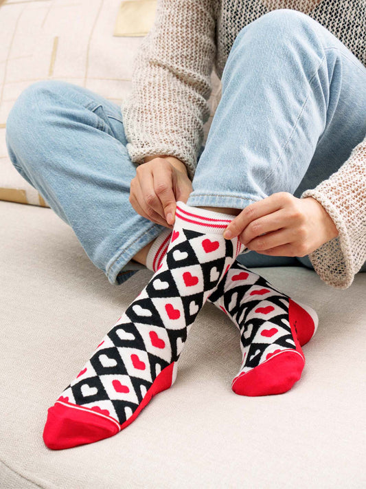 heart-checkerboard-print-bamboo-socks-in-black-white-red