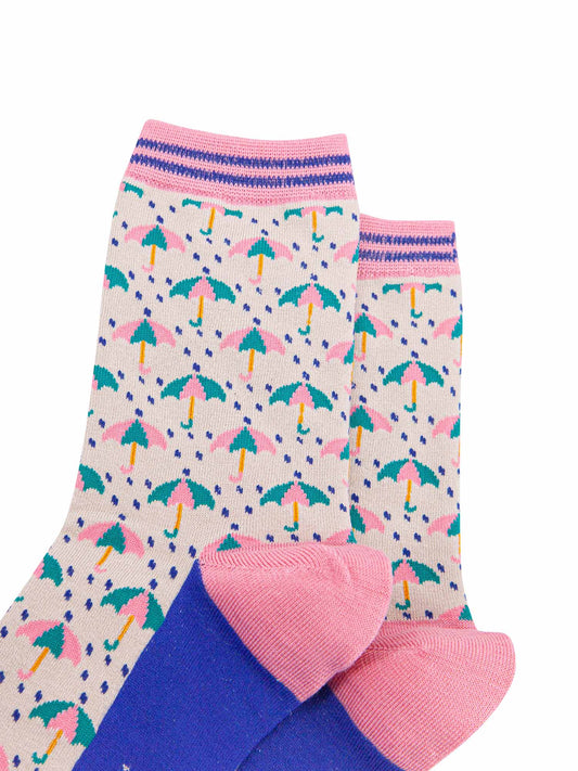 close up of the umbrella print design on the womens bamboo socks