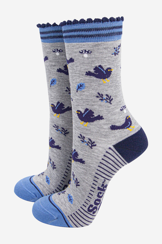 womens-bamboo-socks-light-grey-denim-blue-blackbirds-garden-birds