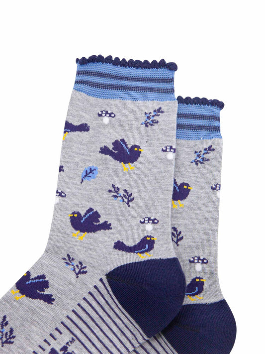 womens-bamboo-socks-light-grey-denim-blue-blackbirds-close-up