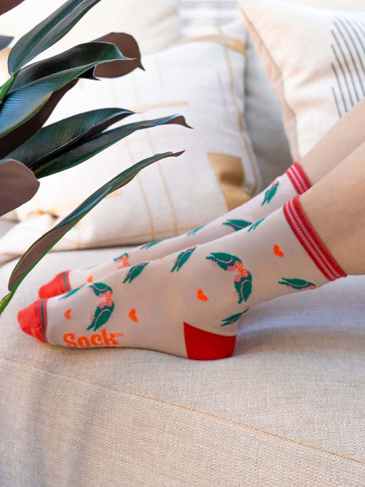 kissing-lovebirds-bamboo-socks-in-cream-and-orange