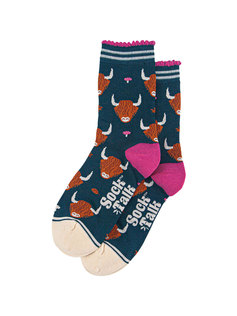 womens-bamboo-socks-forest-green-cream-highland-cow-leaves-laying-flat