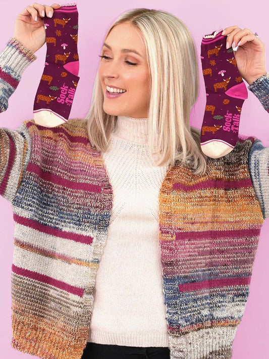 highland-cow-print-bamboo-socks-in-berry