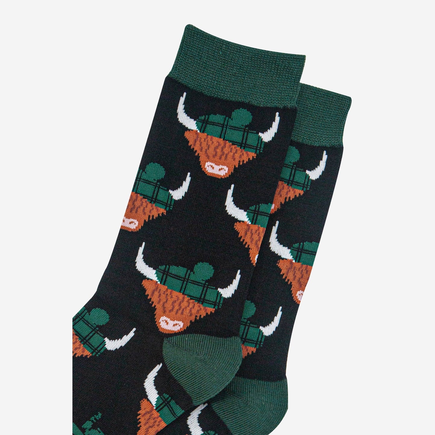 mens-bamboo-socks-black-forest-green-highland-cow-close-up