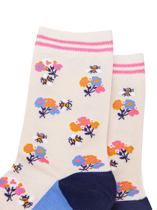 womens-bamboo-socks-cream-navy-blue-bee-posy-close-up