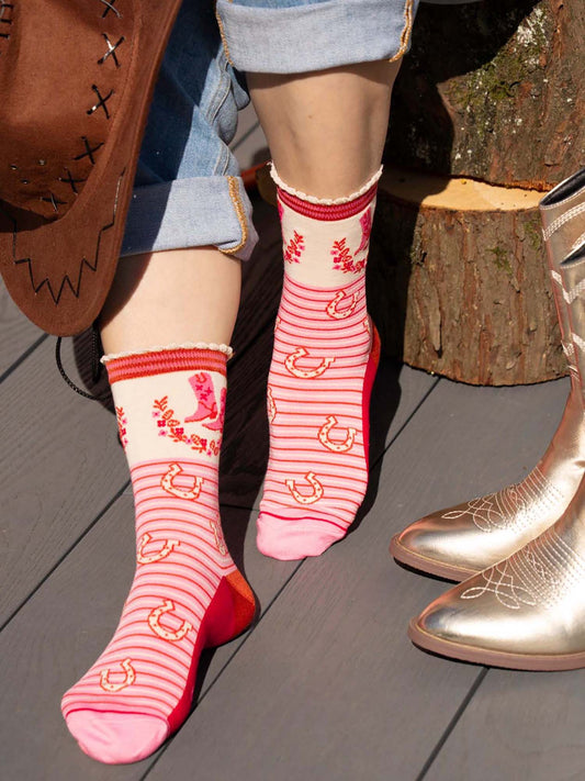 cowboy-cowgirl-print-bamboo-socks-in-cream-and-red-pink