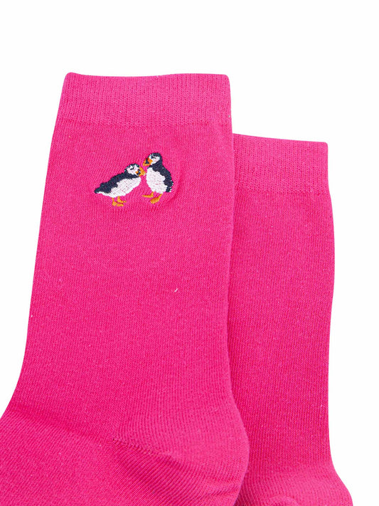womens-embroidered-socks-fuchsia-puffins-pair-of-birds-on-ankle