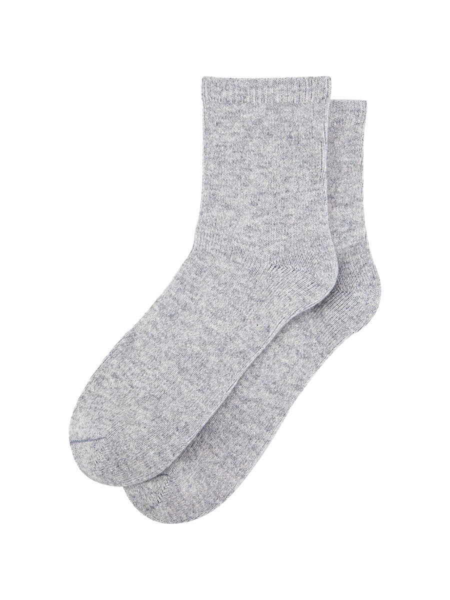 womens-cashmere-socks-ankle-socks-light-grey-cashmere-laying-flat