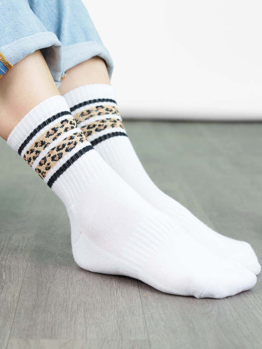 leopard-print-cotton-sports-socks-in-white