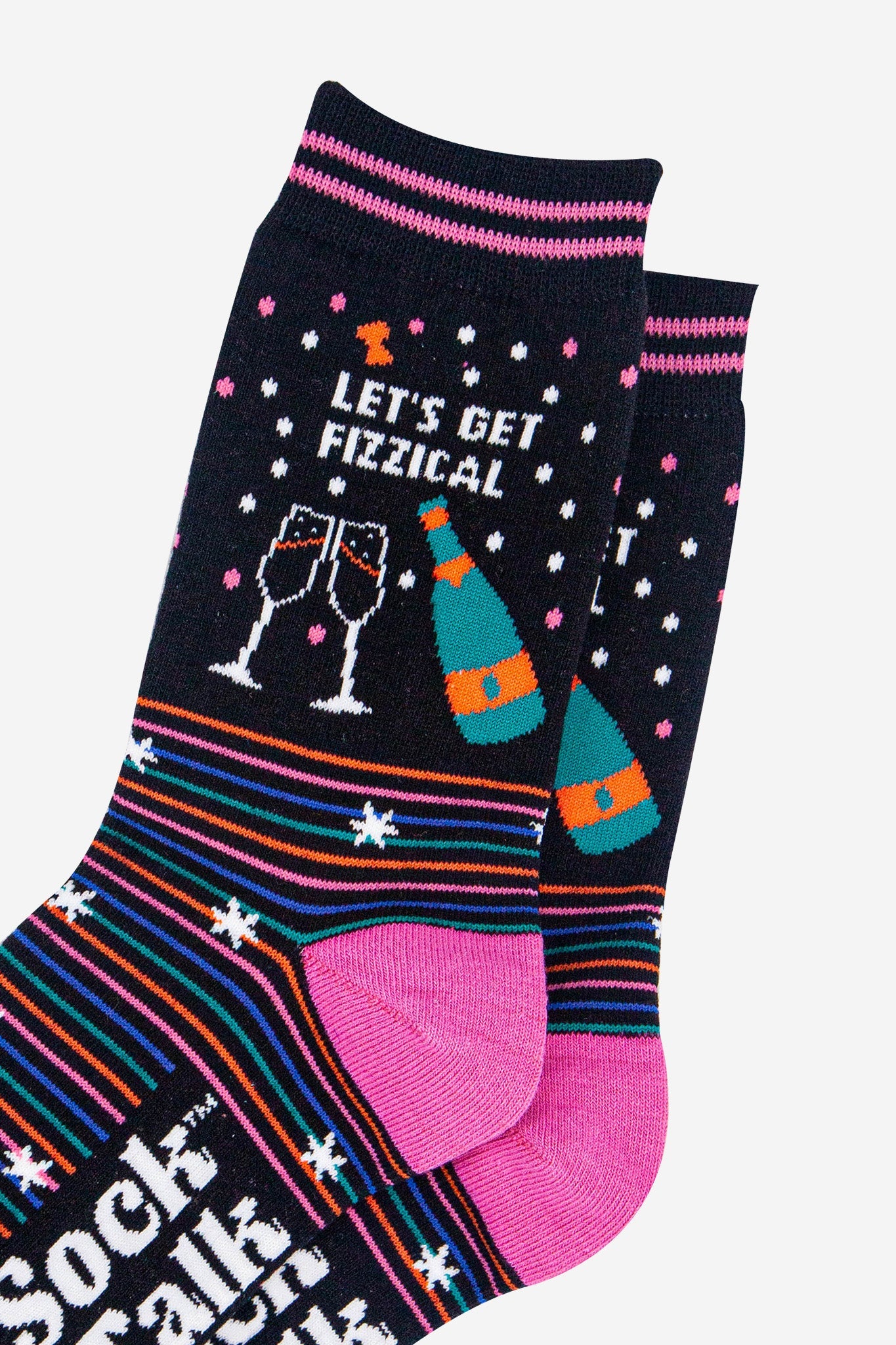 womens-combed-cotton-ankle-socks-black-get-fizzical-close-up