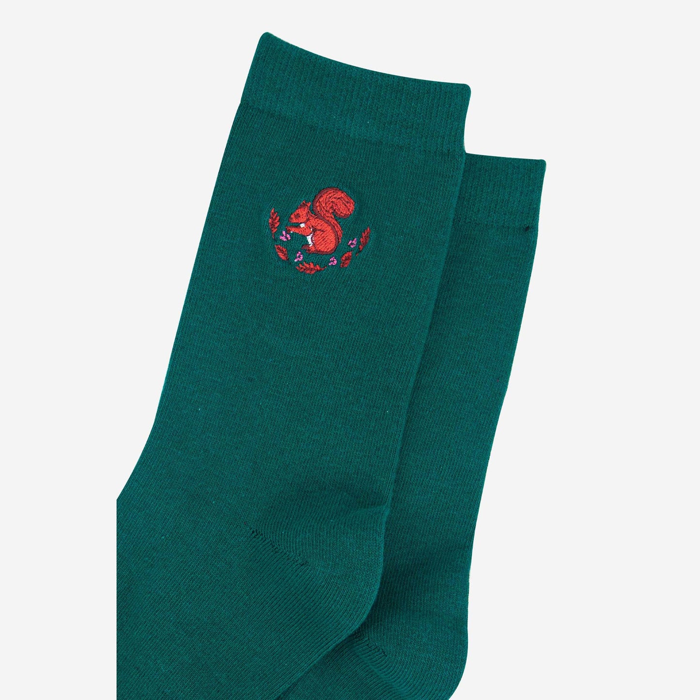 womens-embroidered-ankle-socks-forest-green-squirrel-close-up