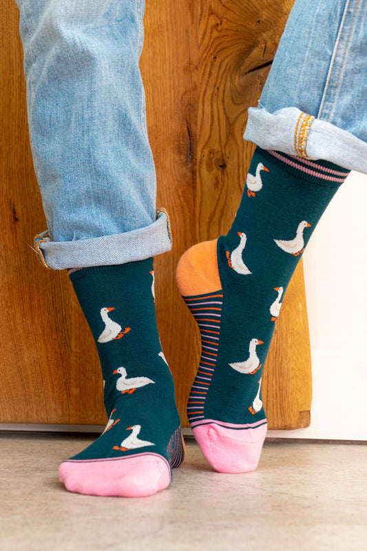 womens-bamboo-socks-forest-green-pink-silly-goose-birds