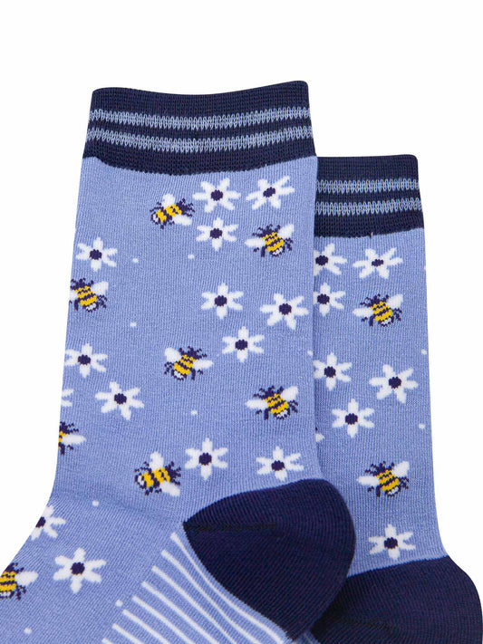 womens-bamboo-socks-sky-blue-navy-blue-bee-and-flowers-close-up