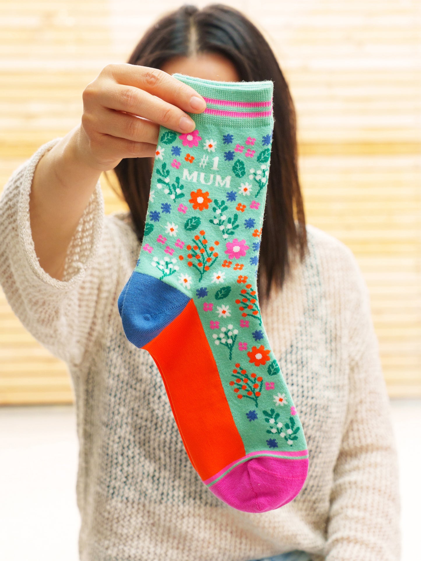 Number-1-Mum-Floral-Bamboo-Socks-in-Green