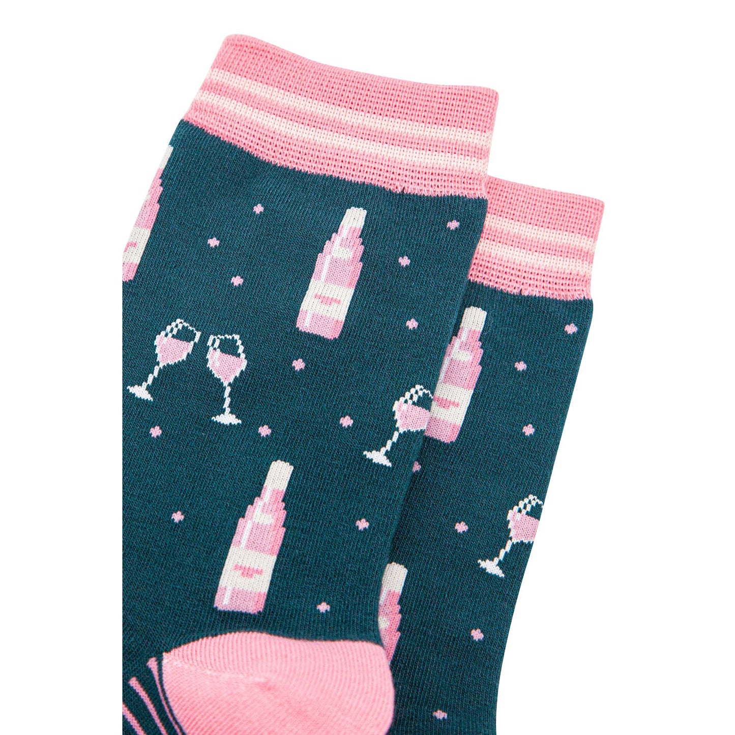 womens-bamboo-socks-forest-green-light-pink-rose-wine-close-up