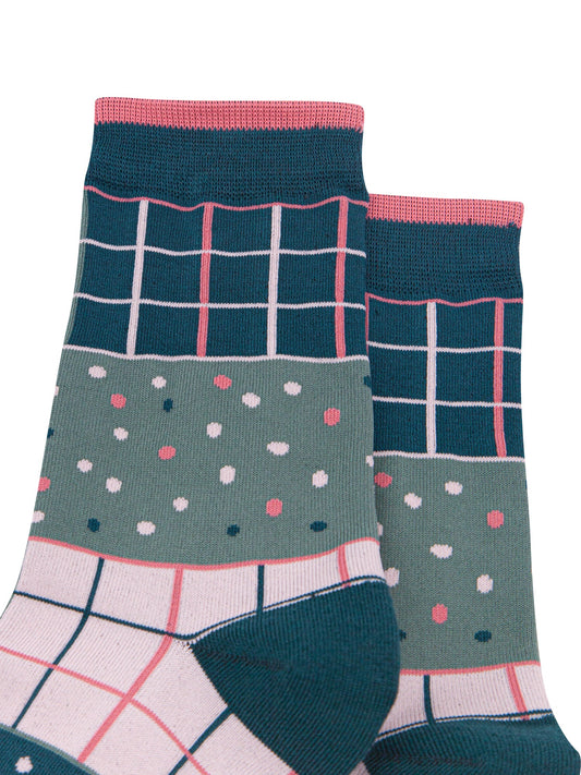 Check-&-Spots-Women's-Bamboo-Socks-in-Green/Pink-Close-Up