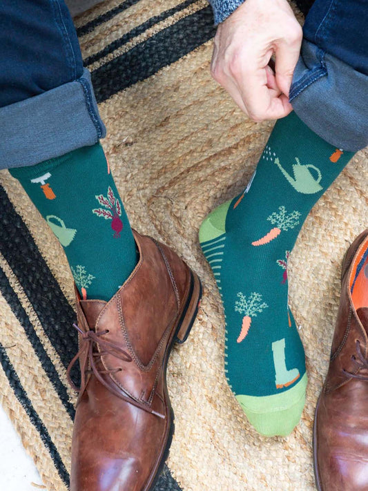 gardening-print-bamboo-socks-in-green