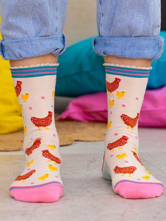 hen-and-chicks-print-bamboo-socks-in-cream-and-pink