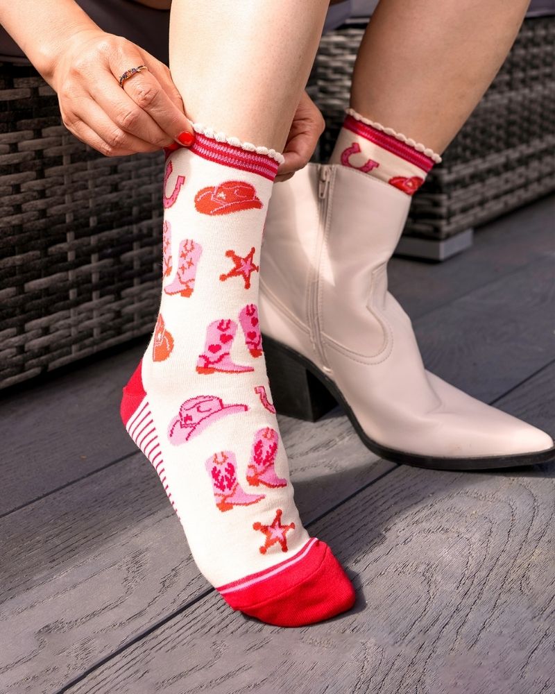 Scalloped Cuff Bamboo Socks