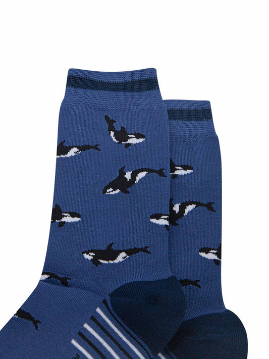 mens-bamboo-socks-denim-blue-navy-blue-orca-whales-close-up