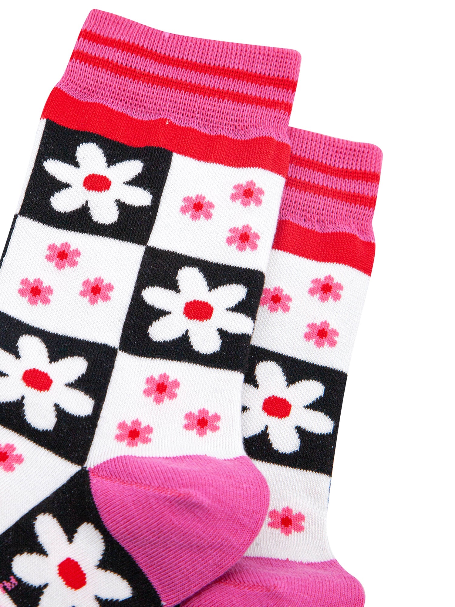 Flower-Checkerboard-Bamboo-Socks-in-Black/White-Closeup
