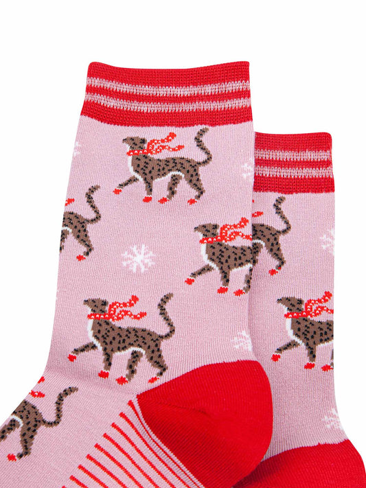 womens-bamboo-socks-pink-red-winter-cheetah-close-up