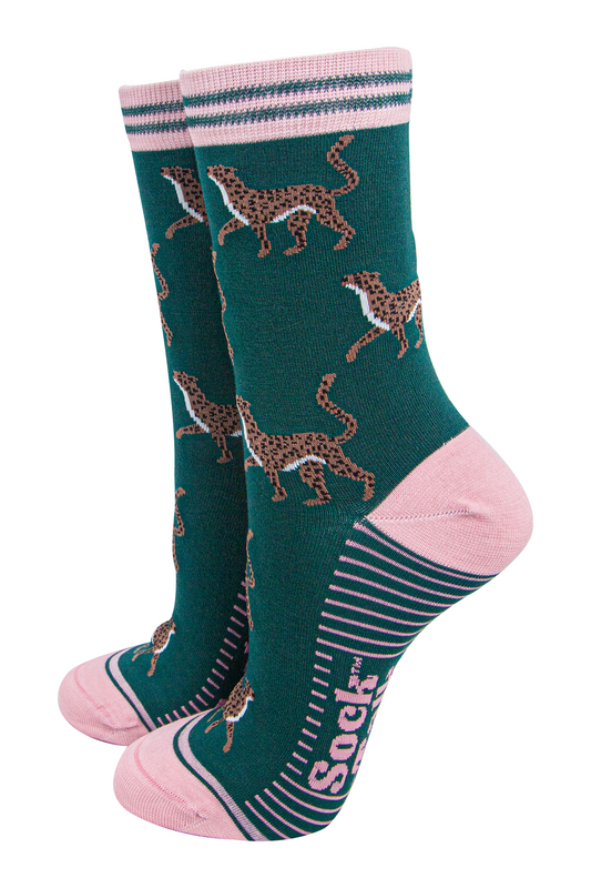 womens-bamboo-socks-forest-green-light-pink-winter-cheetah-big-cats