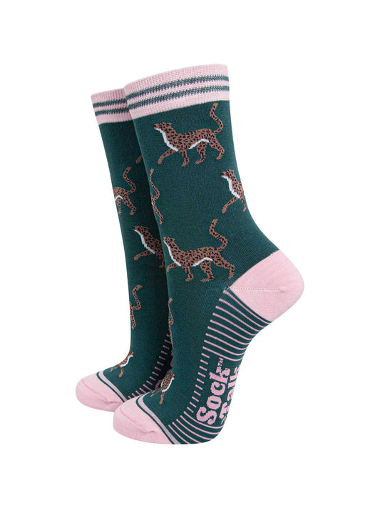 womens-bamboo-socks-forest-green-light-pink-winter-cheetah-big-cats