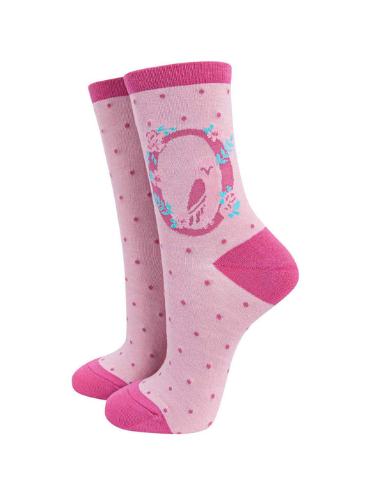 pink ankle socks with the letter O and an owl