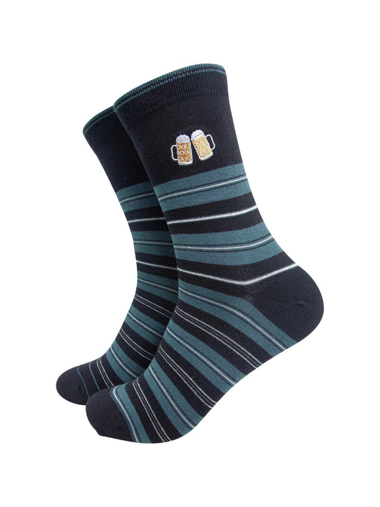 Beer-Combed-Cotton-Pattern-Embroidered-Socks-in-Black/Teal-On-Mannequin