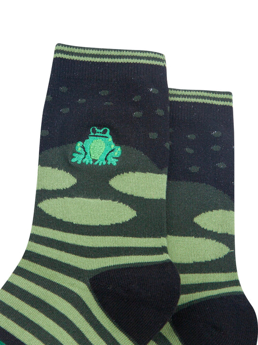 Frog-Combed-Cotton-Pattern-Embroidered-Socks-in-Black/Green