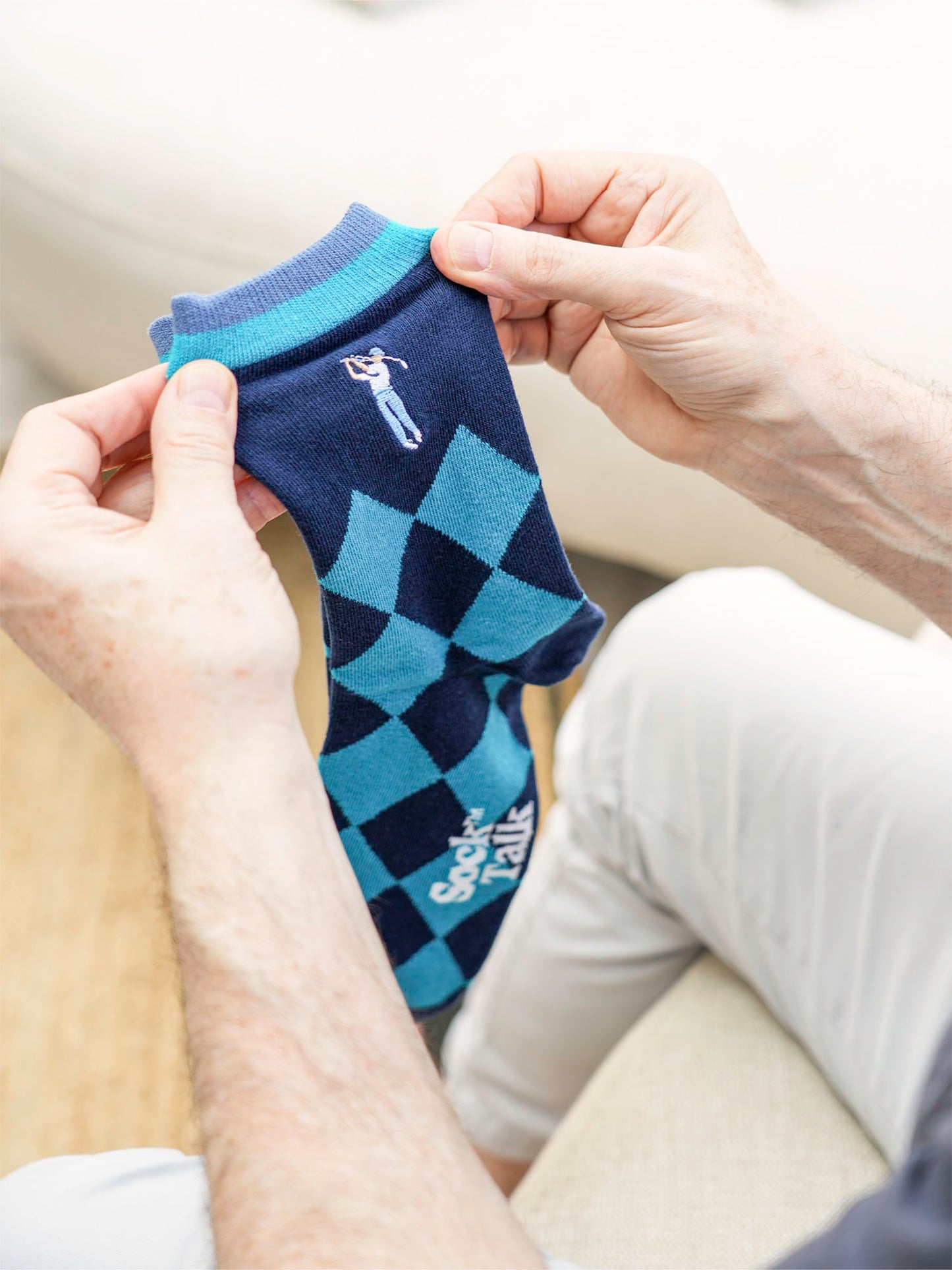 Embroidered Golfer Argyle Combed Cotton Socks in Blue